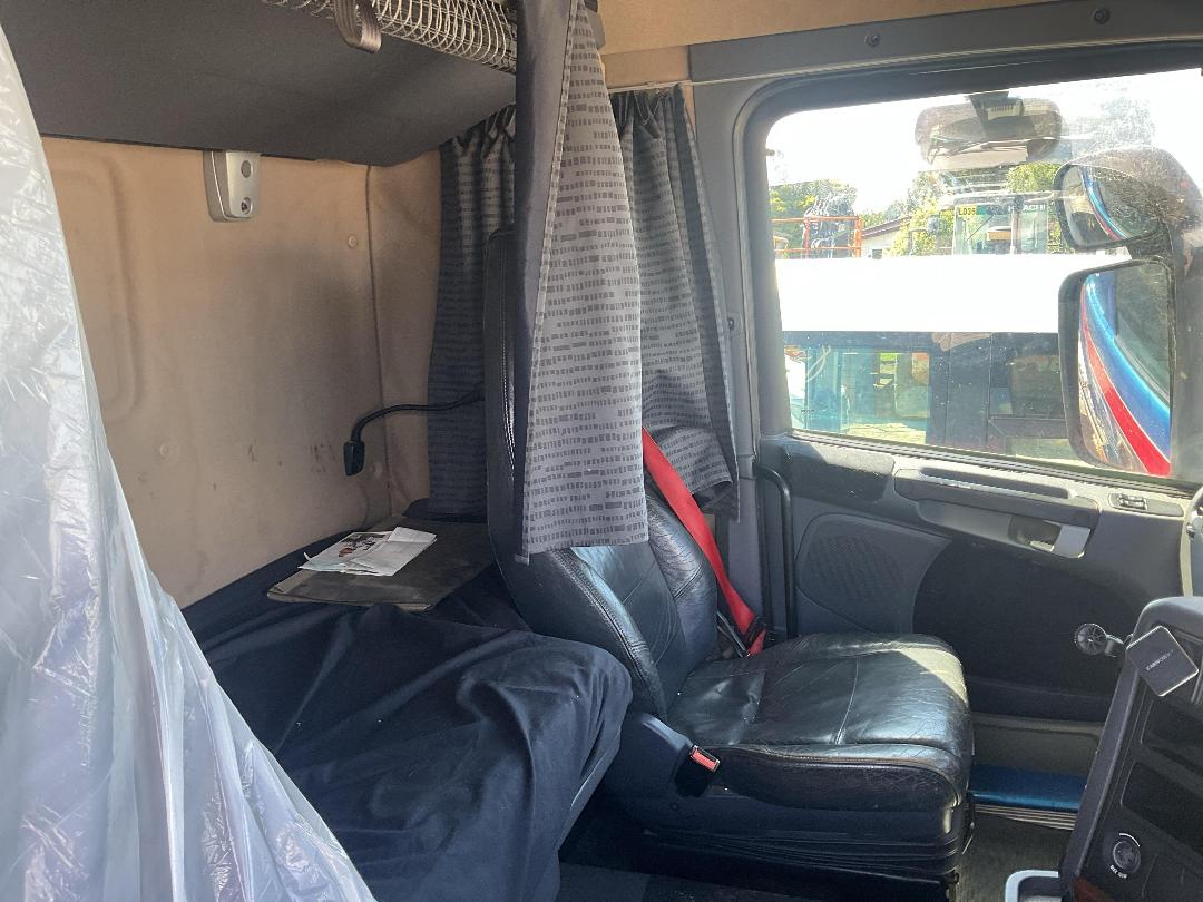 Photo '16' of Scania R580 LB8X4MHZ Livestock Photo '16' of Scania R580 LB8X4MHZ Livestock