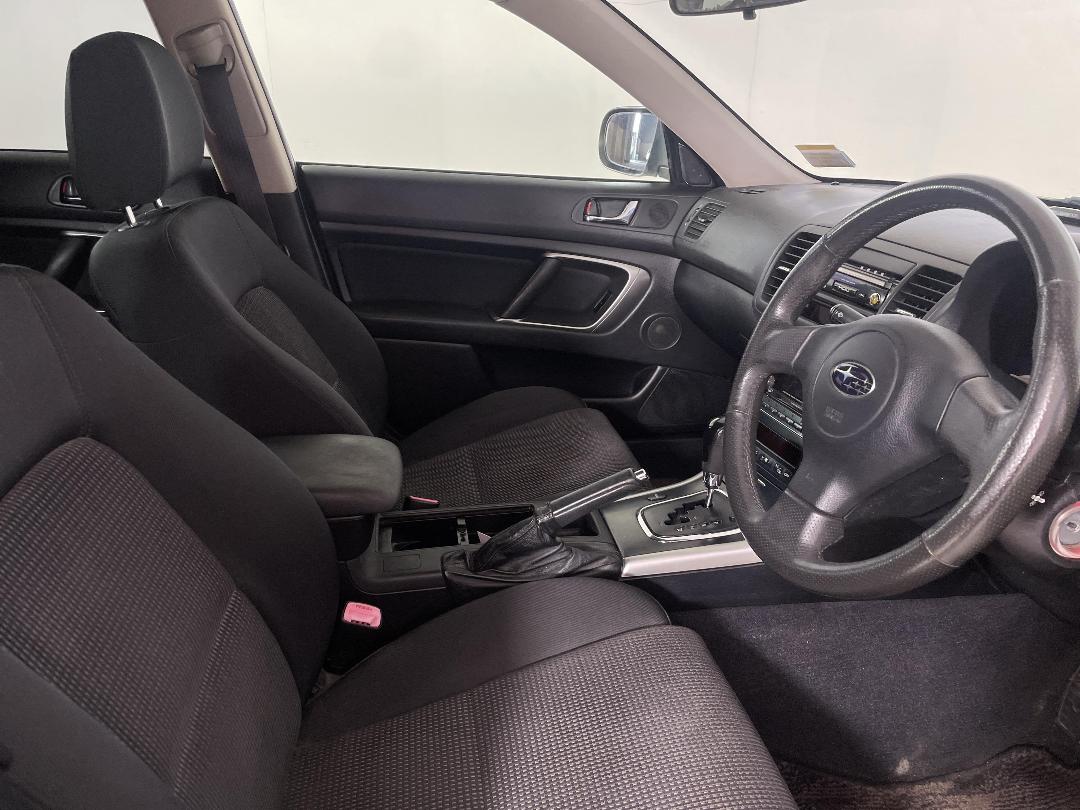 Photo '16' of Subaru Legacy Photo '16' of Subaru Legacy