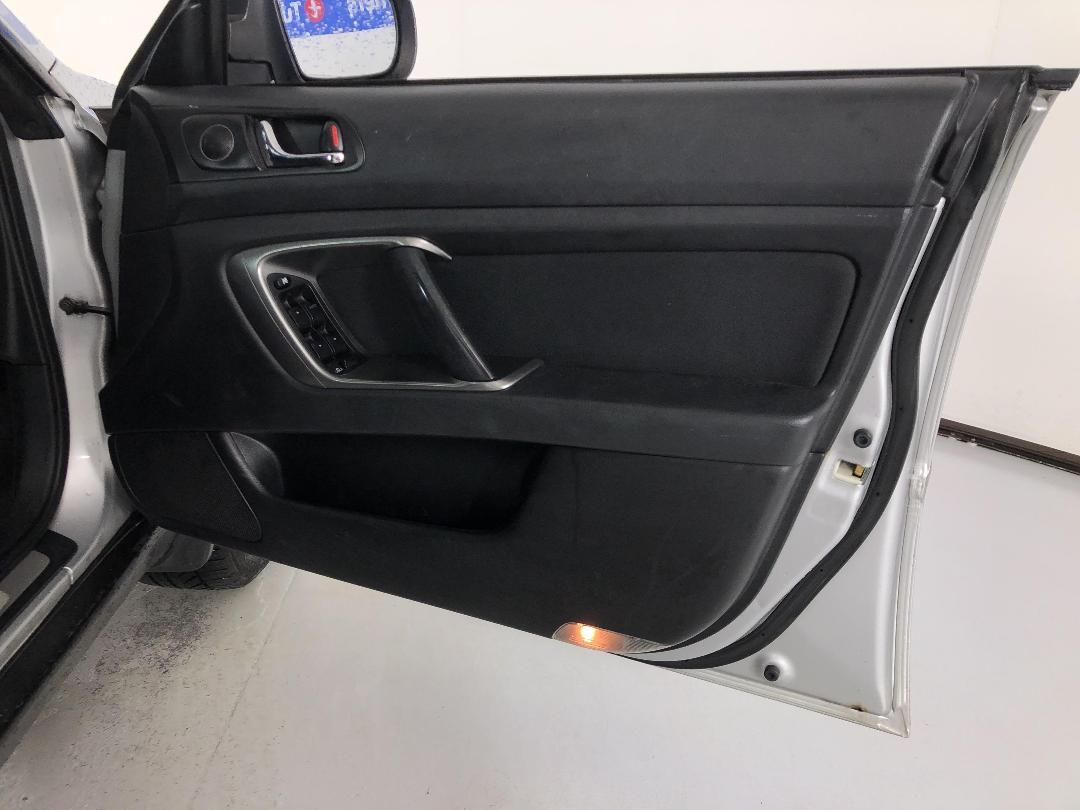 Photo '15' of Subaru Legacy Photo '15' of Subaru Legacy