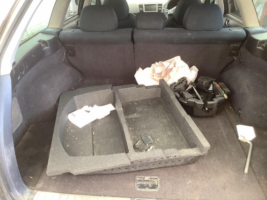 Photo '6' of Subaru Legacy