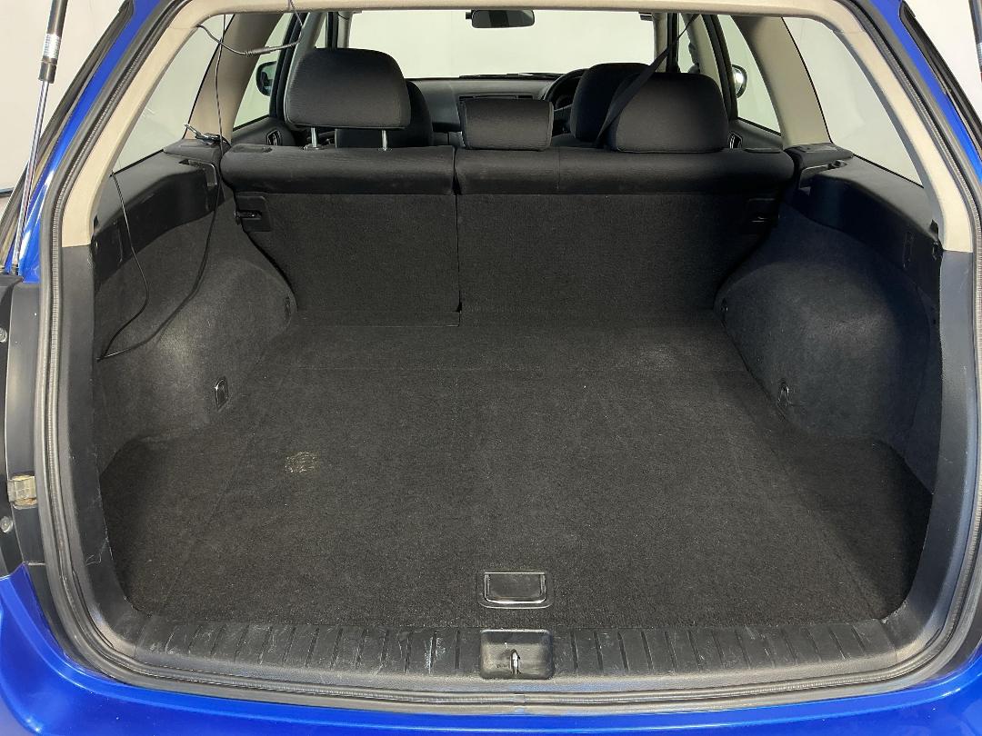 Photo '14' of Subaru Legacy