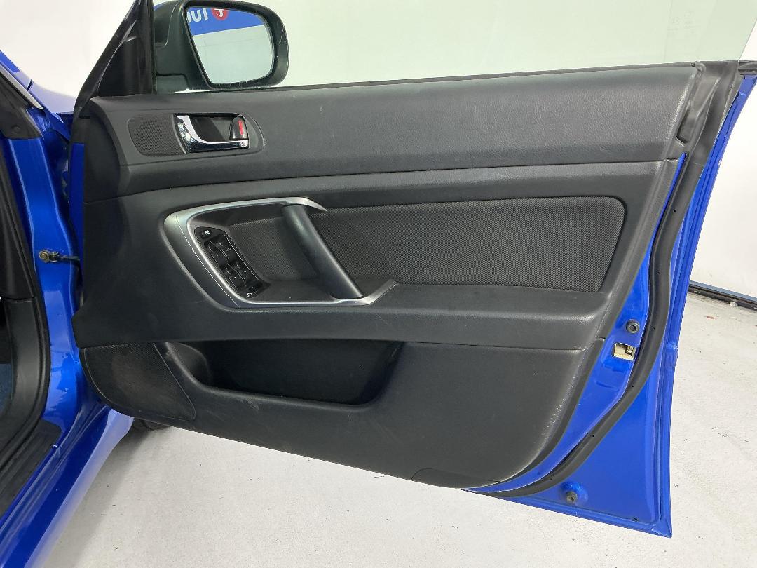 Photo '15' of Subaru Legacy