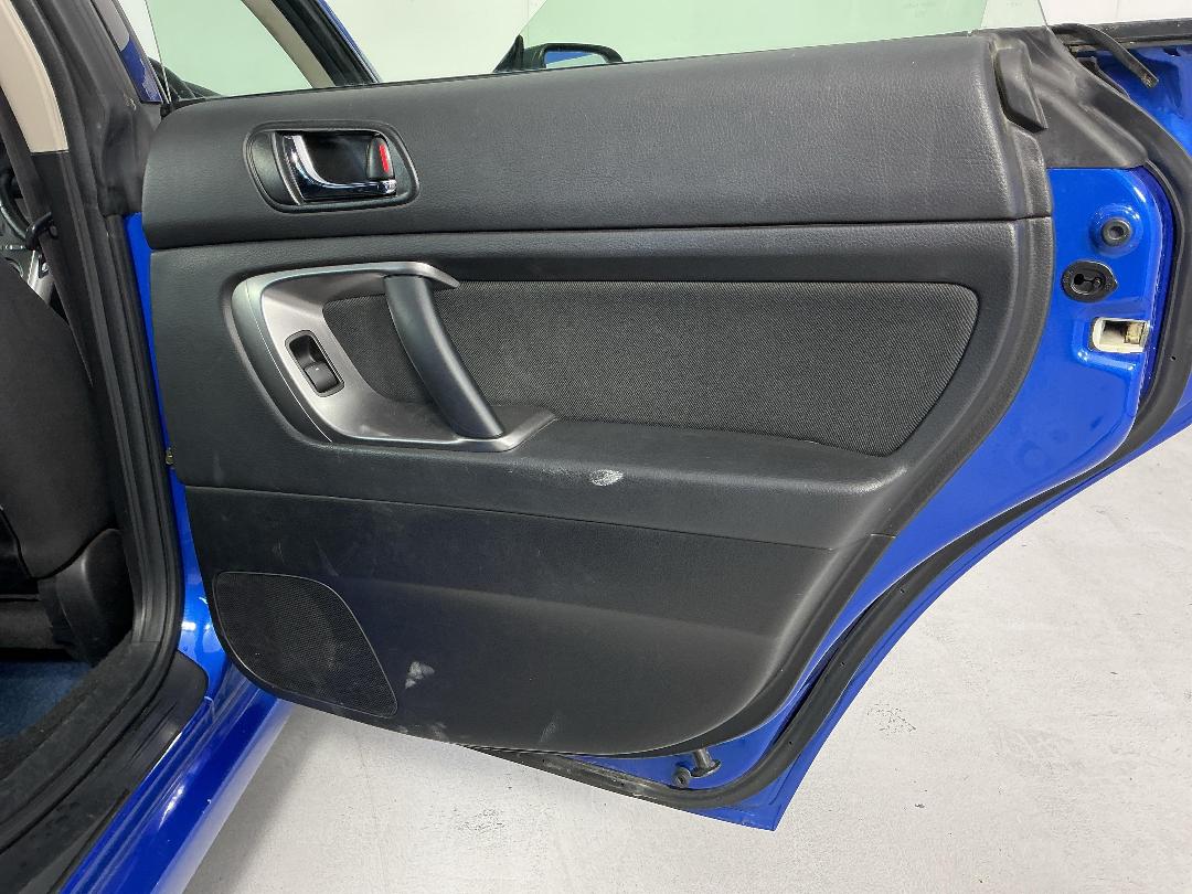 Photo '19' of Subaru Legacy