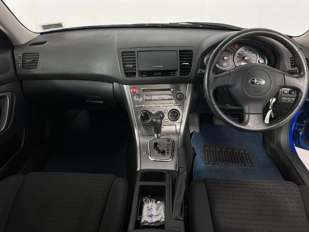 Photo '17' of Subaru Legacy