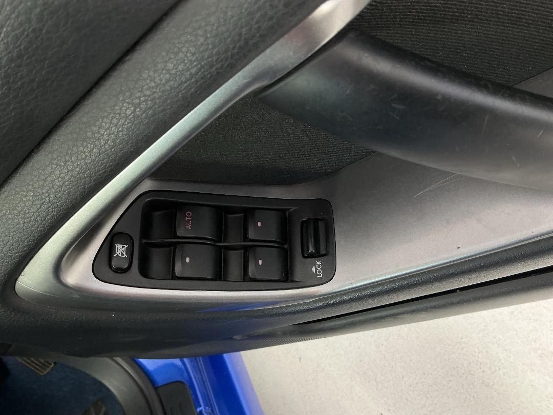 Photo '23' of Subaru Legacy