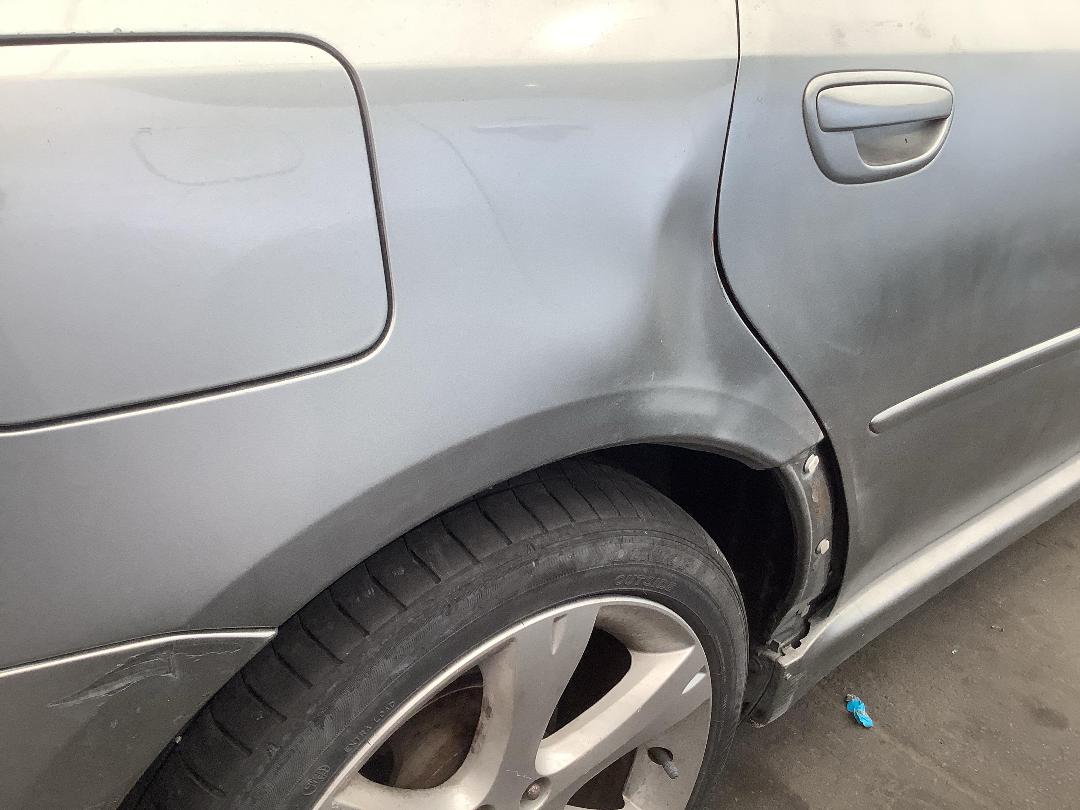 Photo '6' of Subaru Legacy