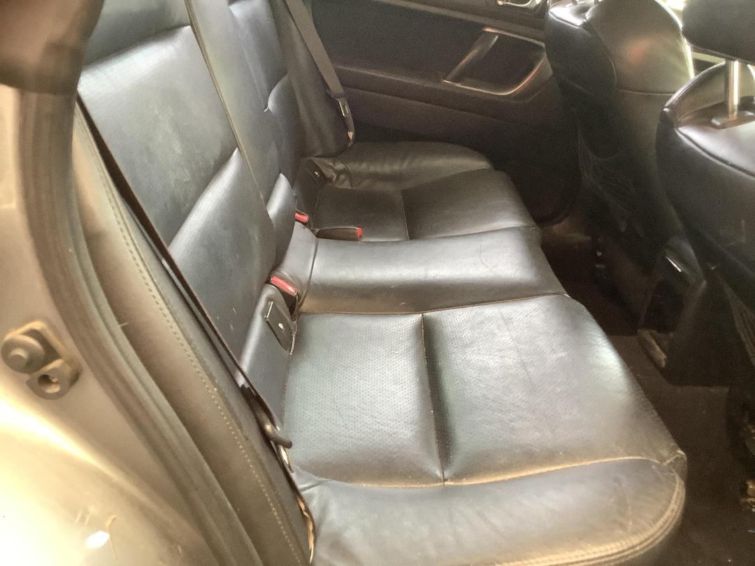 Photo '12' of Subaru Legacy