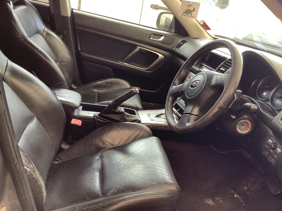 Photo '13' of Subaru Legacy