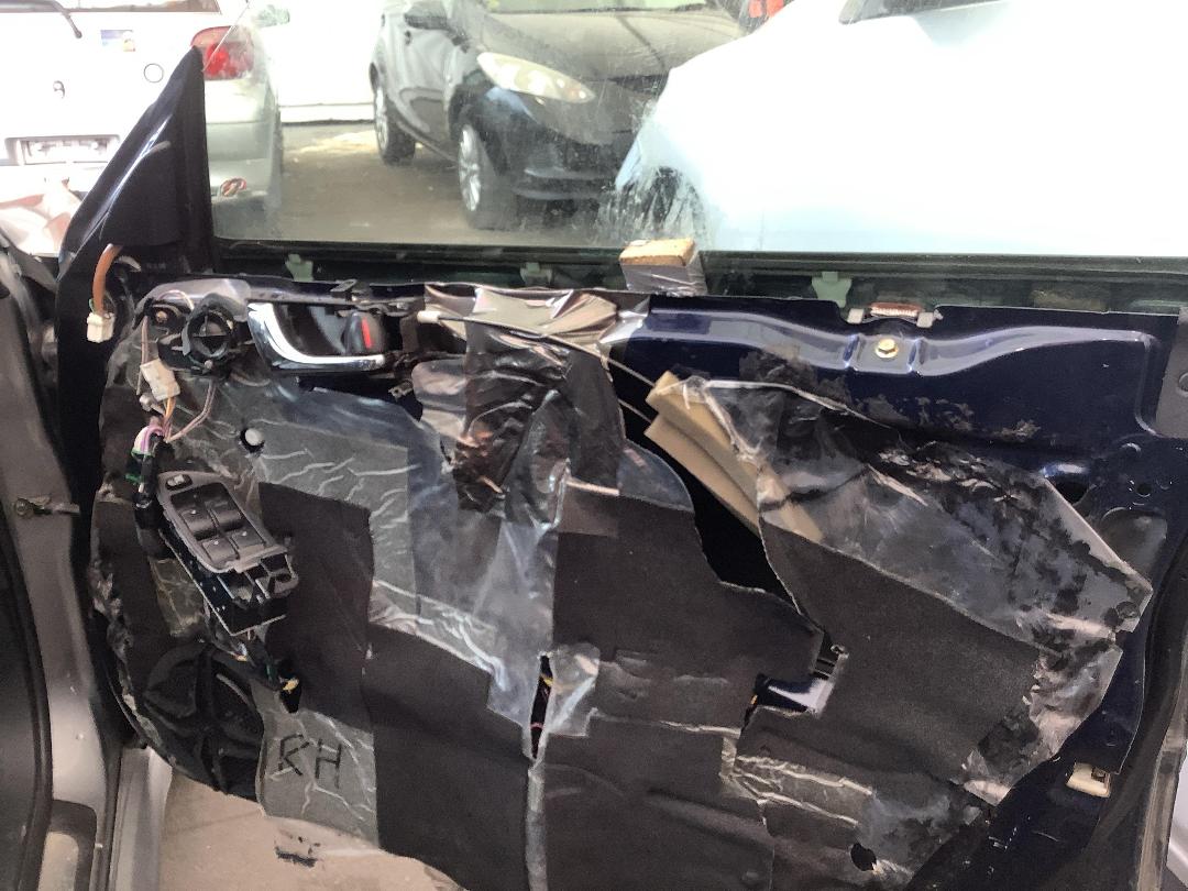 Photo '14' of Subaru Legacy