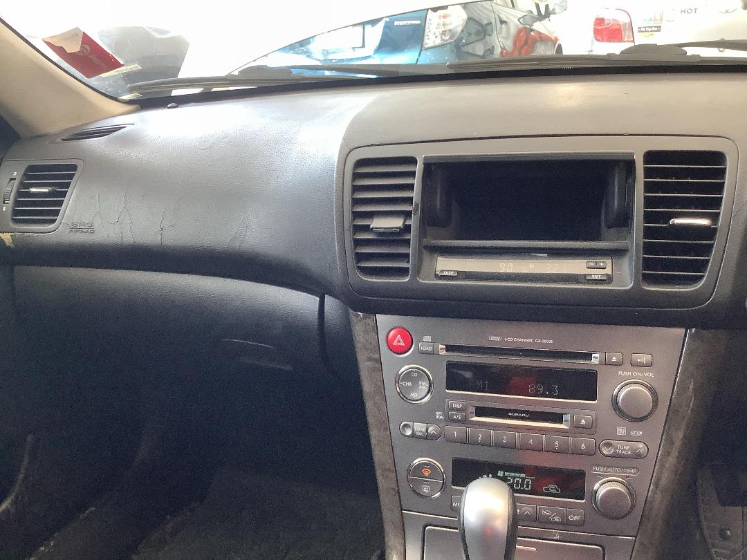 Photo '21' of Subaru Legacy