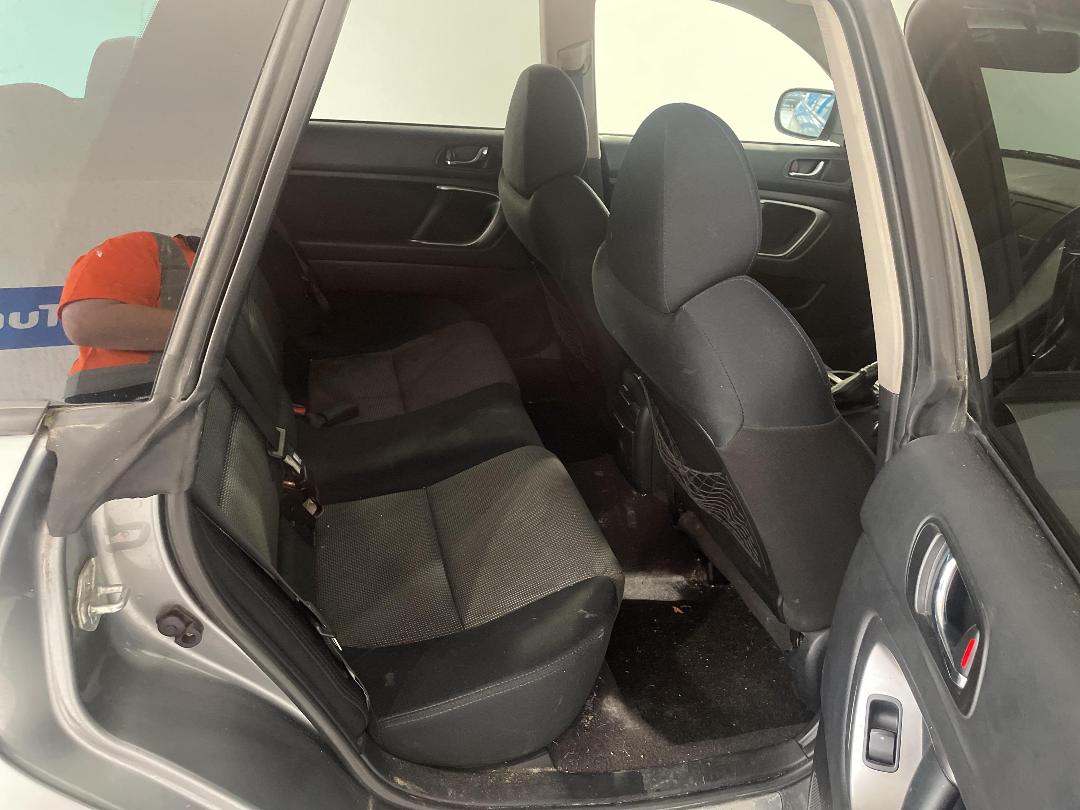 Photo '18' of Subaru Legacy Photo '18' of Subaru Legacy