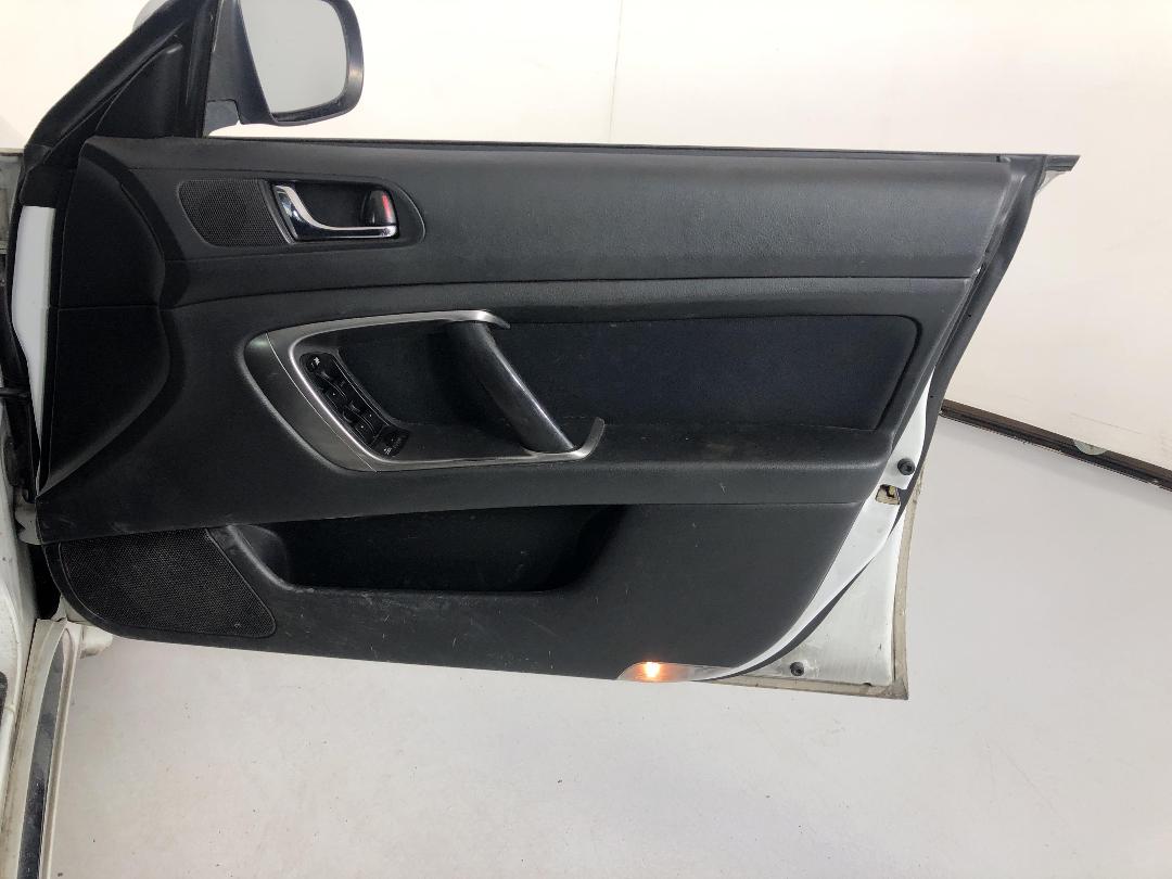 Photo '15' of Subaru Legacy