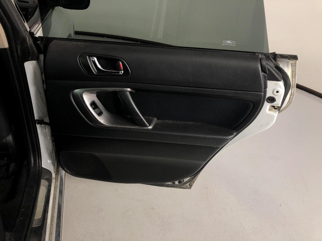 Photo '19' of Subaru Legacy