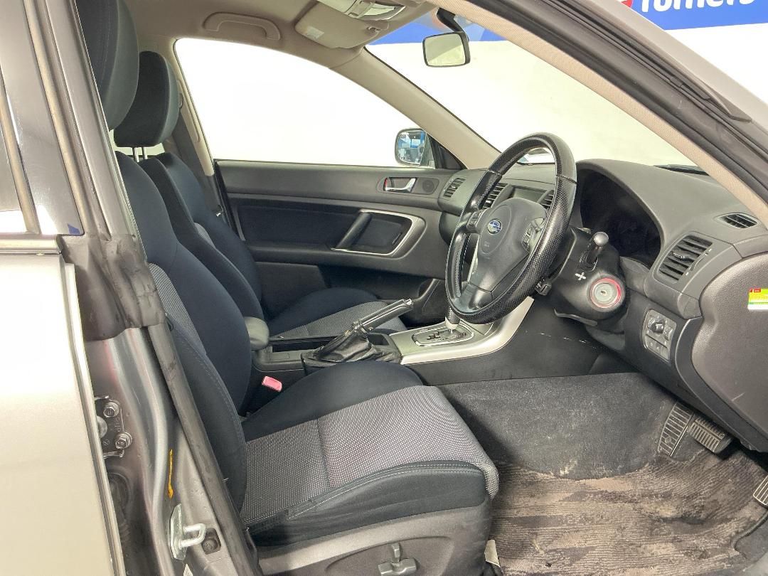 Photo '16' of Subaru Legacy