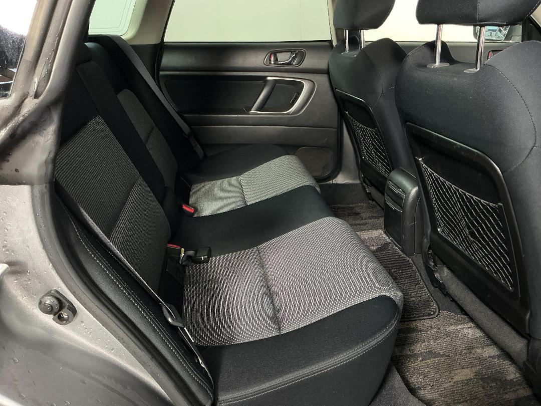 Photo '20' of Subaru Legacy