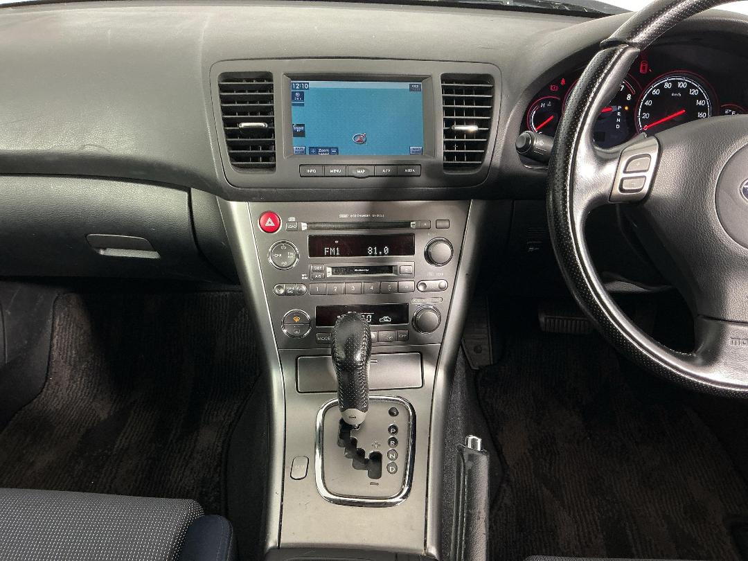 Photo '18' of Subaru Legacy