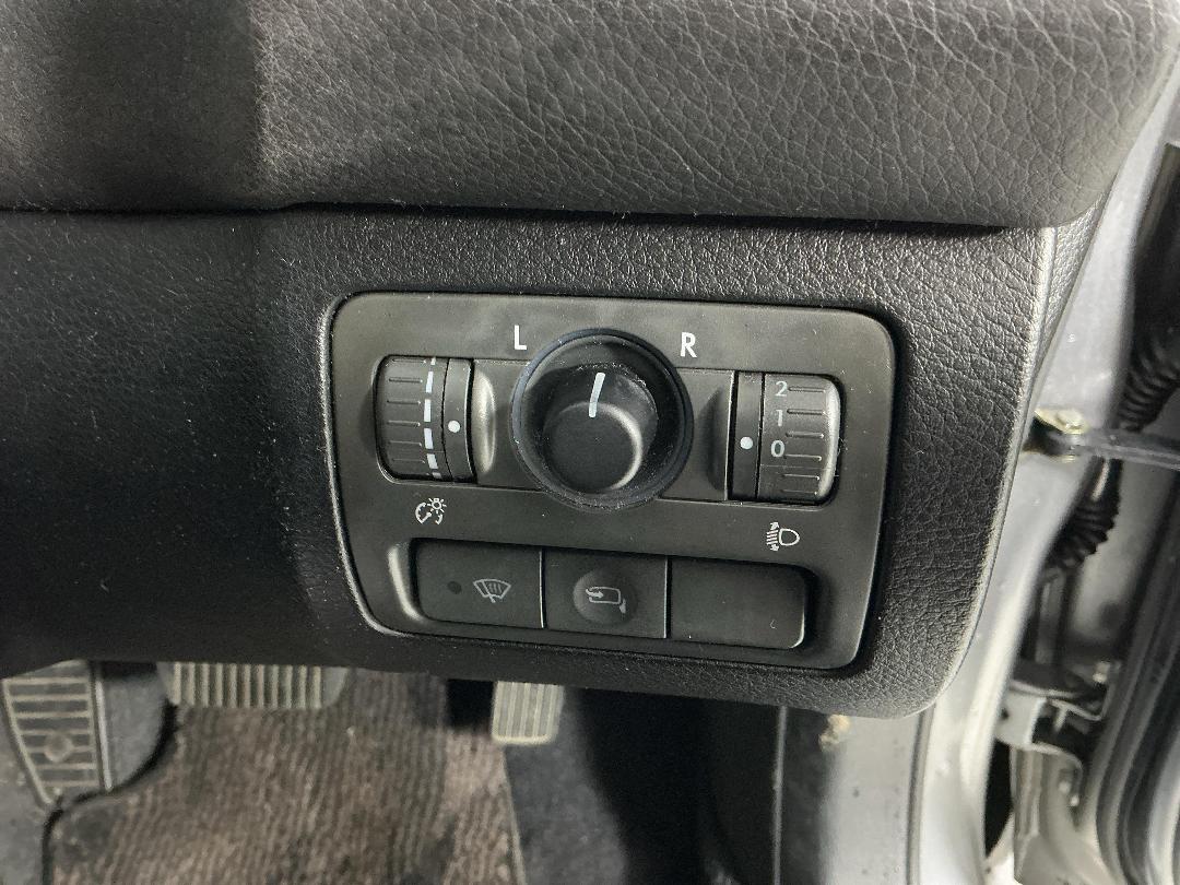 Photo '24' of Subaru Legacy