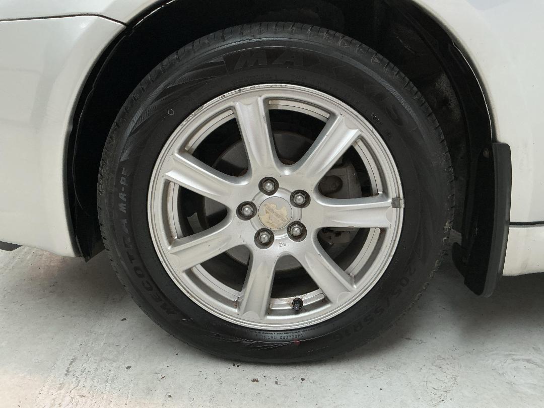 Photo '10' of Subaru Legacy