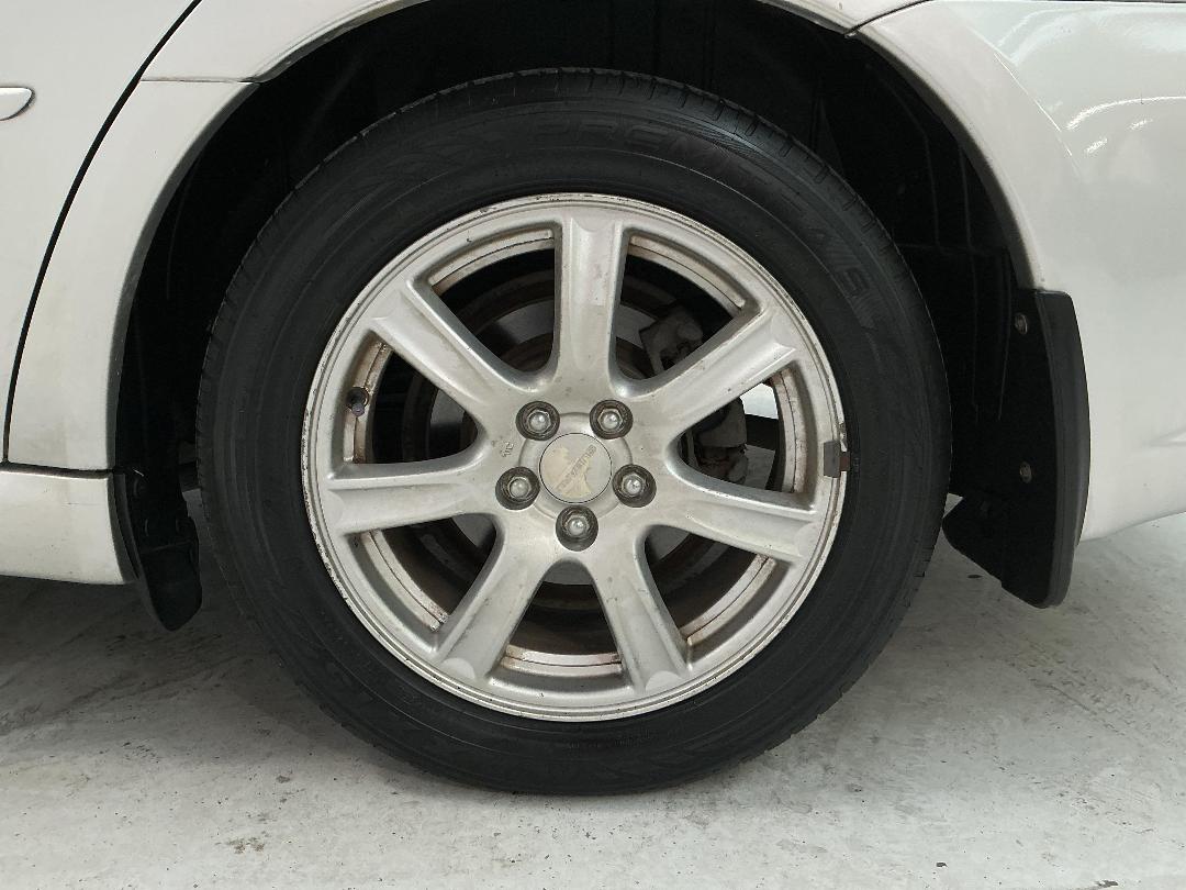 Photo '11' of Subaru Legacy