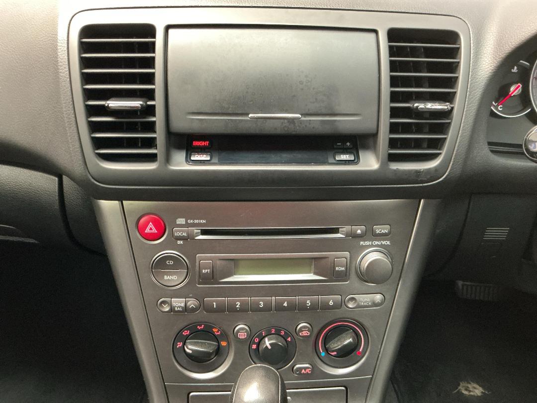 Photo '18' of Subaru Legacy