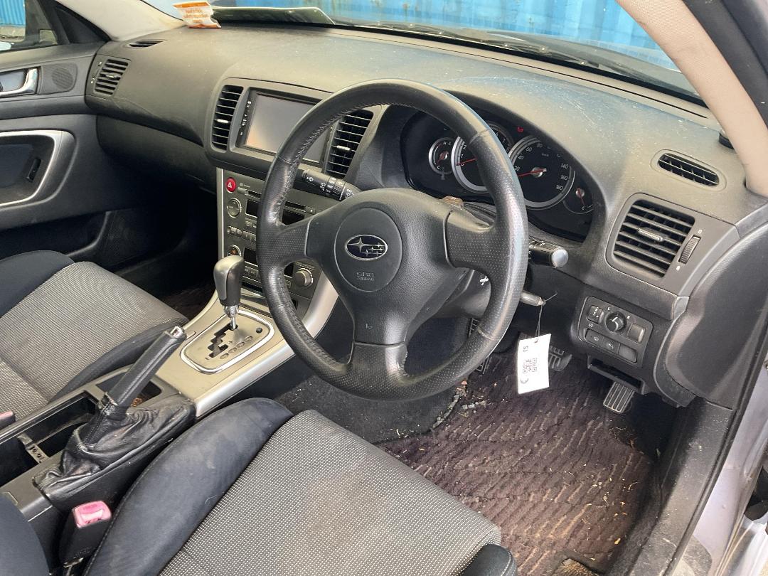 Photo '21' of Subaru Legacy