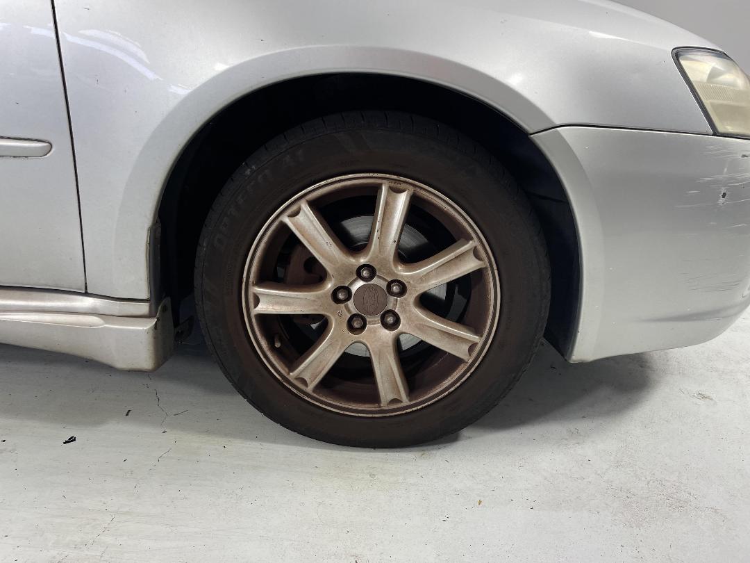 Photo '7' of Subaru Legacy