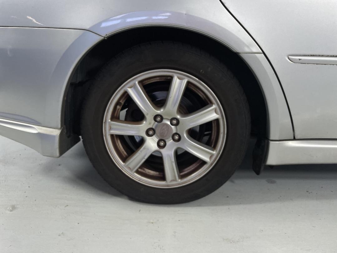 Photo '10' of Subaru Legacy