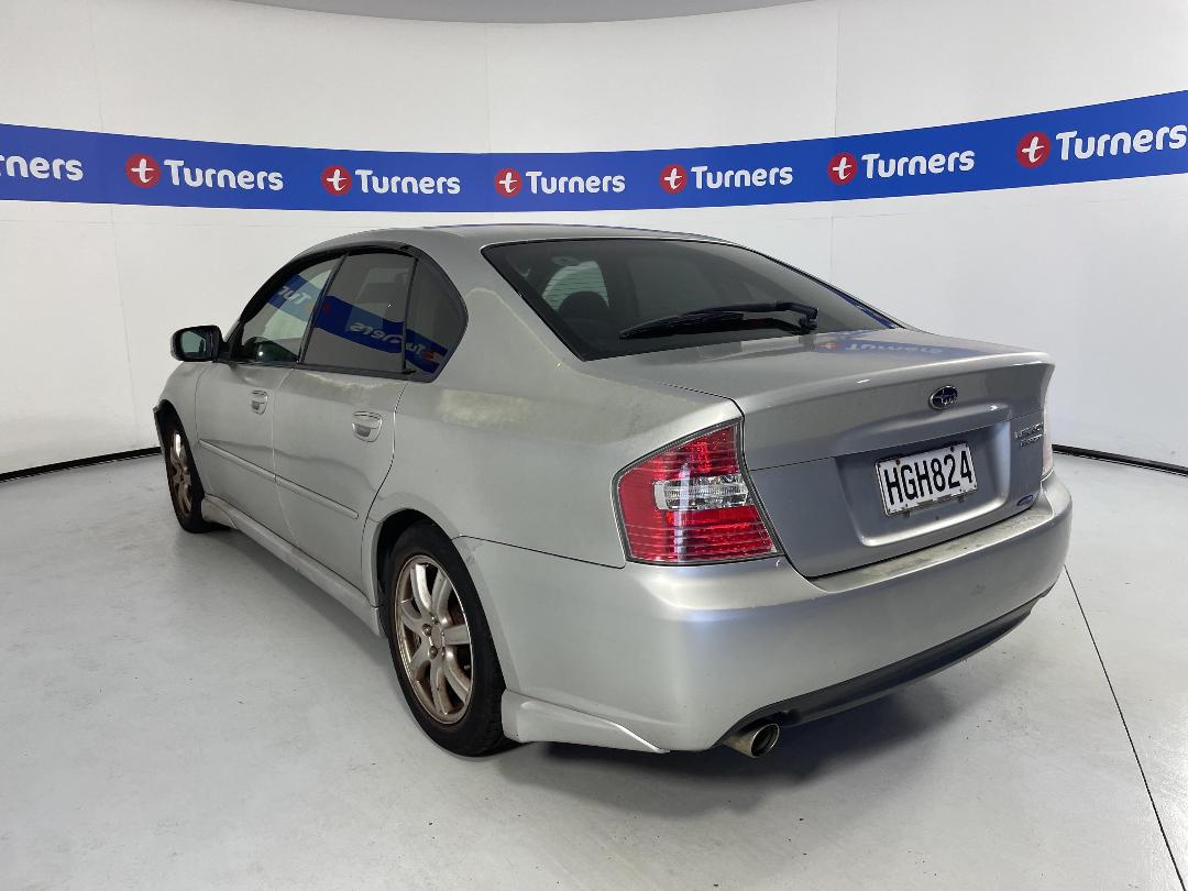 Photo '4' of Subaru Legacy