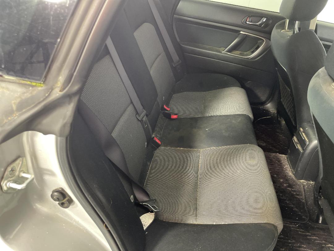 Photo '18' of Subaru Legacy