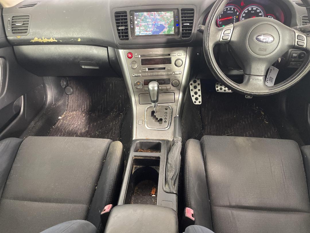 Photo '16' of Subaru Legacy