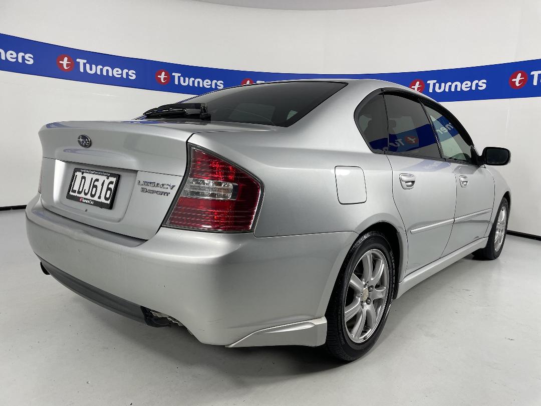 Photo '7' of Subaru Legacy