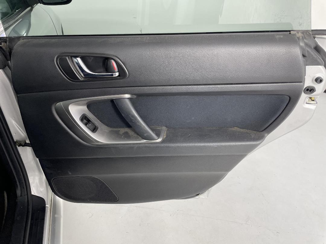 Photo '19' of Subaru Legacy