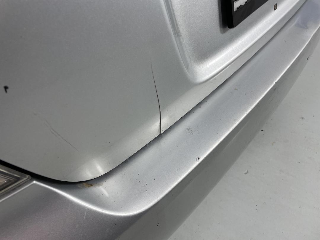 Photo '30' of Subaru Legacy