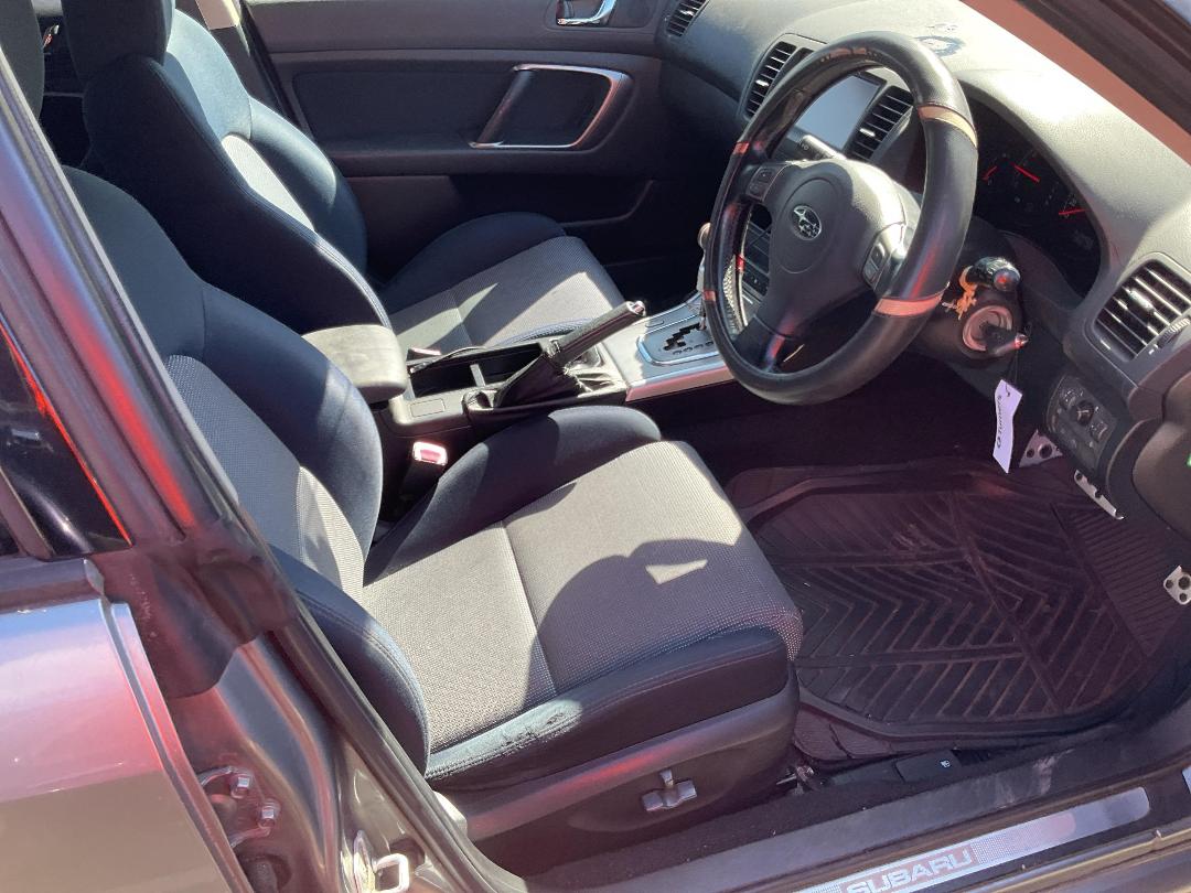 Photo '10' of Subaru Legacy Photo '10' of Subaru Legacy