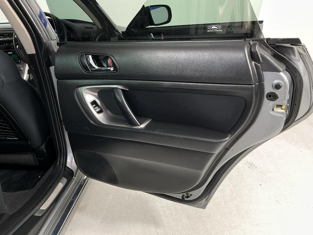 Photo '19' of Subaru Legacy