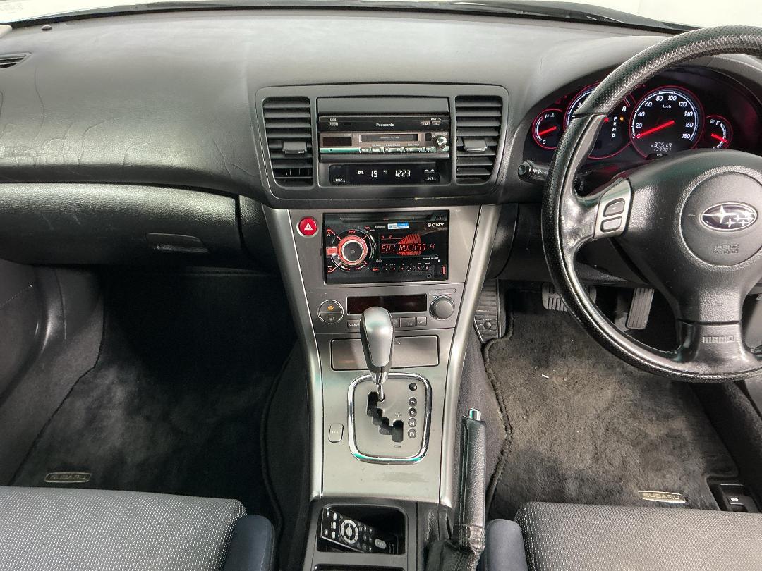 Photo '18' of Subaru Legacy