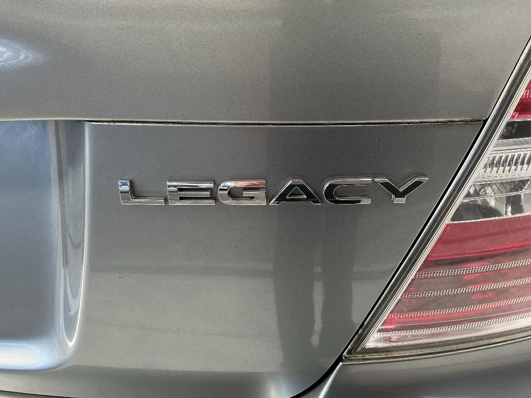 Photo '28' of Subaru Legacy