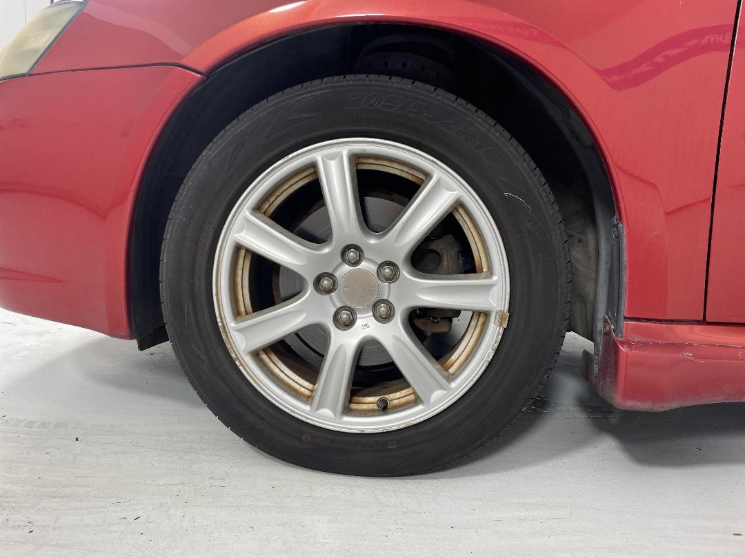 Photo '8' of Subaru Legacy