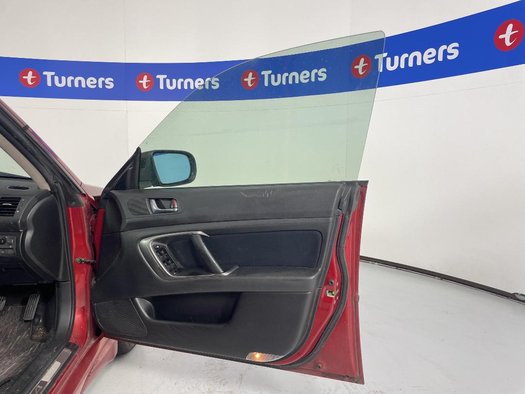 Photo '13' of Subaru Legacy