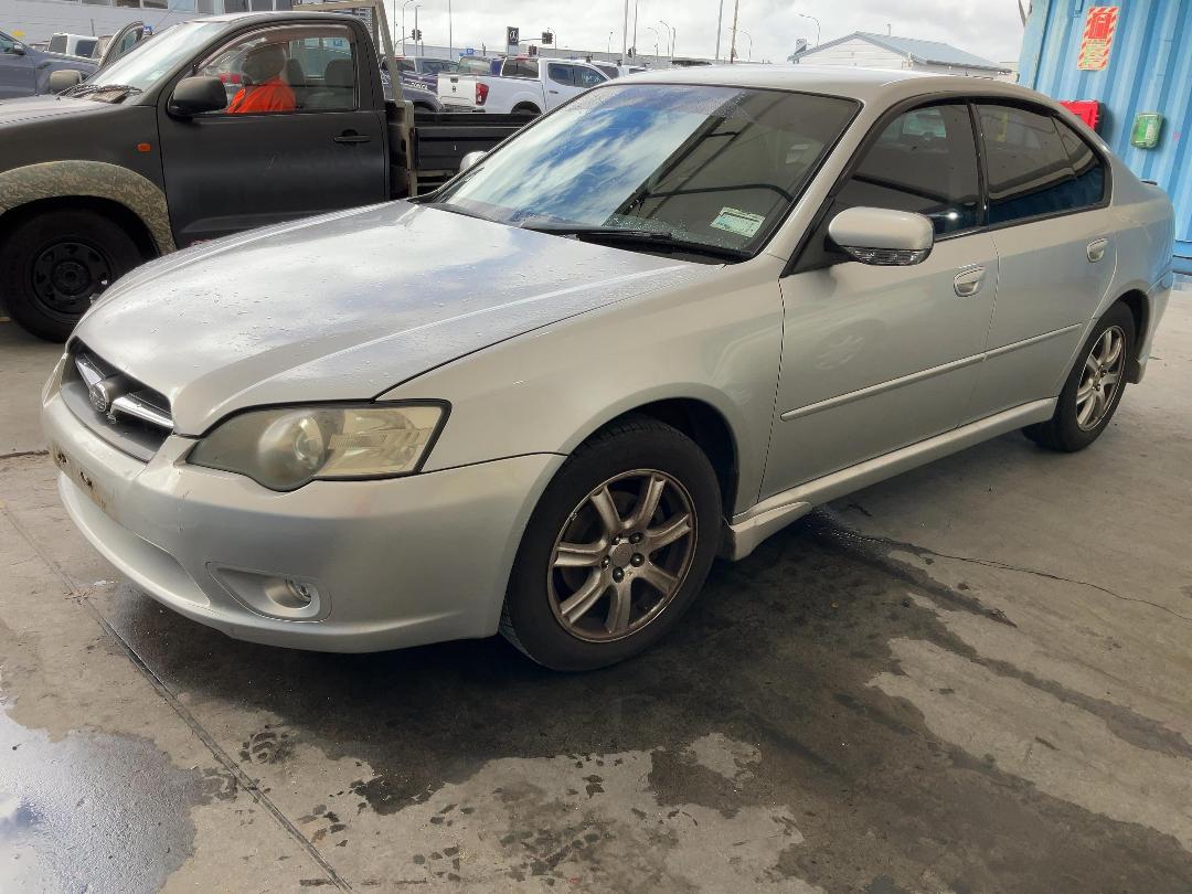 Photo '8' of Subaru Legacy
