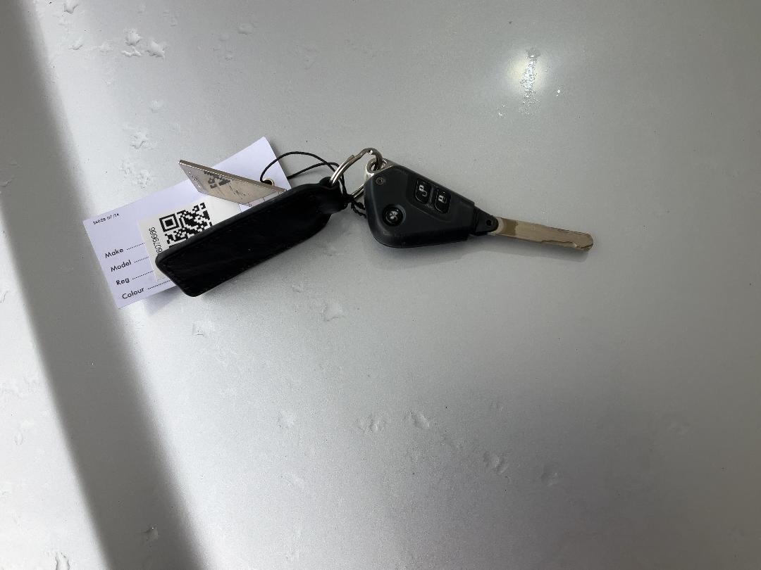 Photo '28' of Subaru Legacy