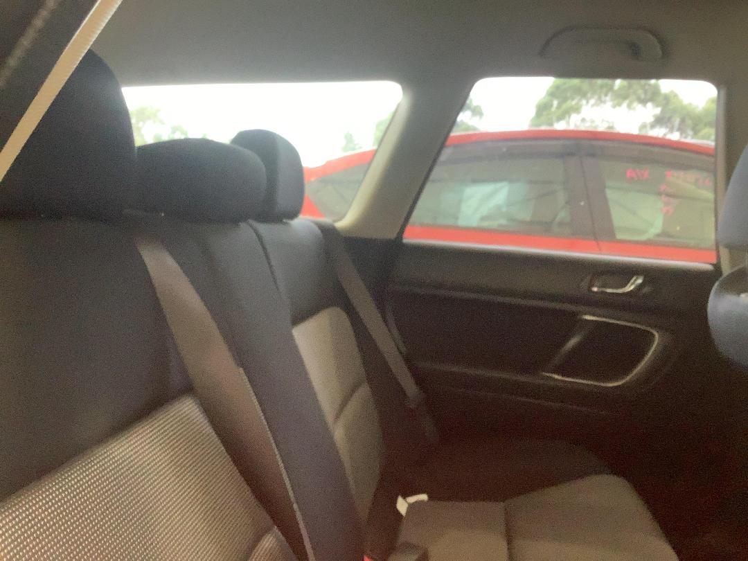 Photo '13' of Subaru Legacy