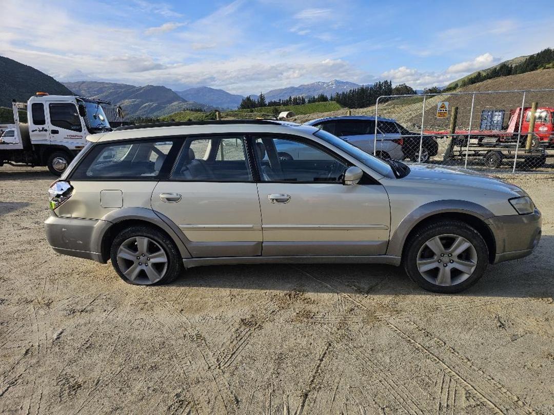 Photo '2' of Subaru Outback R LTD