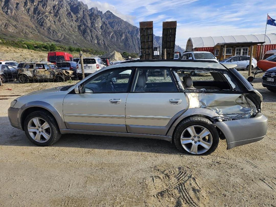 Photo '6' of Subaru Outback R LTD