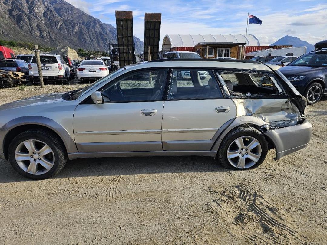 Photo '9' of Subaru Outback R LTD