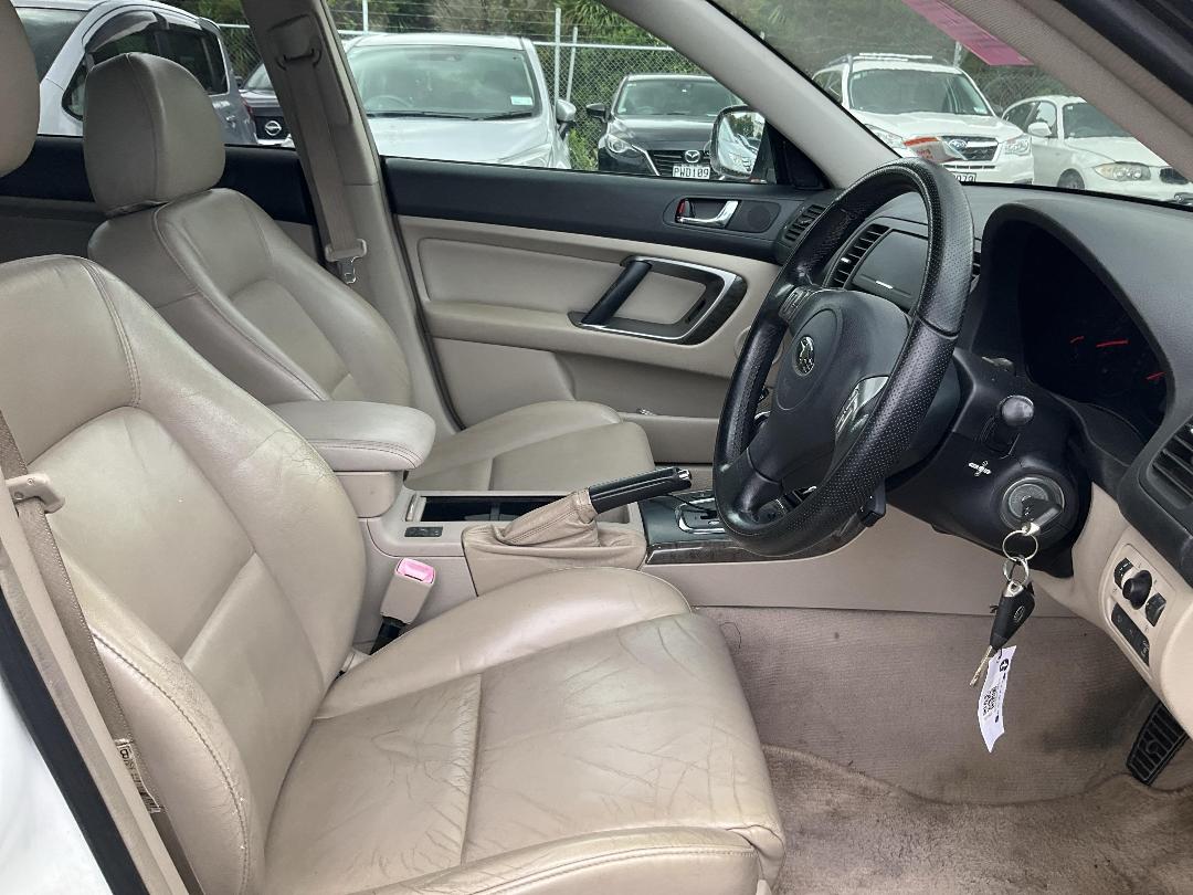 Photo '6' of Subaru Outback