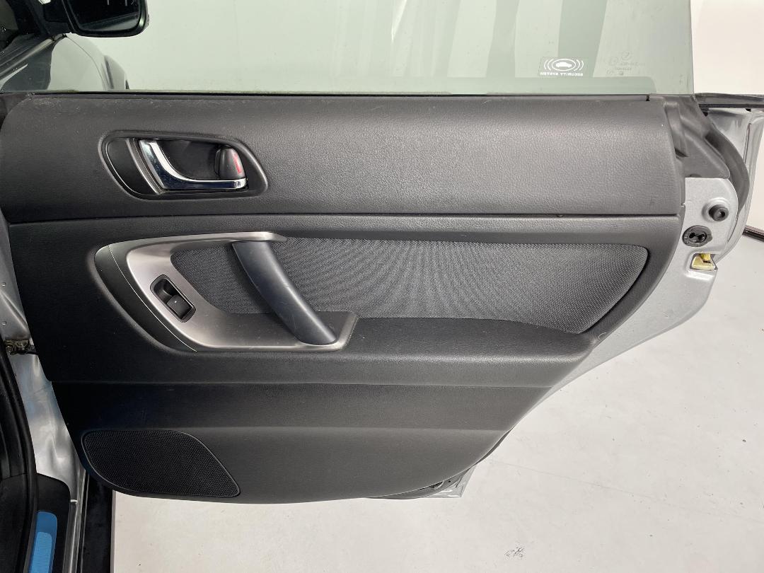 Photo '19' of Subaru Outback Photo '19' of Subaru Outback