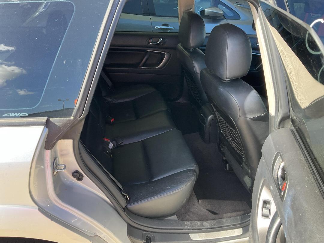 Photo '12' of Subaru Outback R LTD Photo '12' of Subaru Outback R LTD