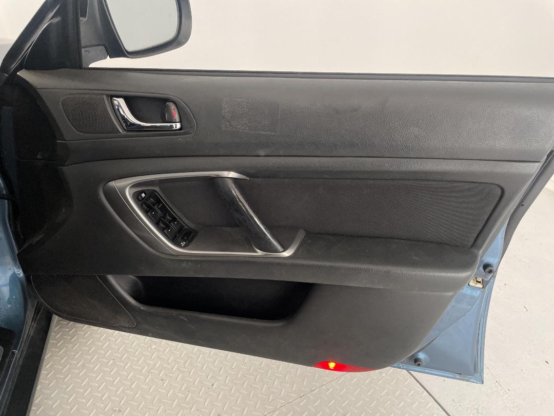 Photo '15' of Subaru Outback Photo '15' of Subaru Outback