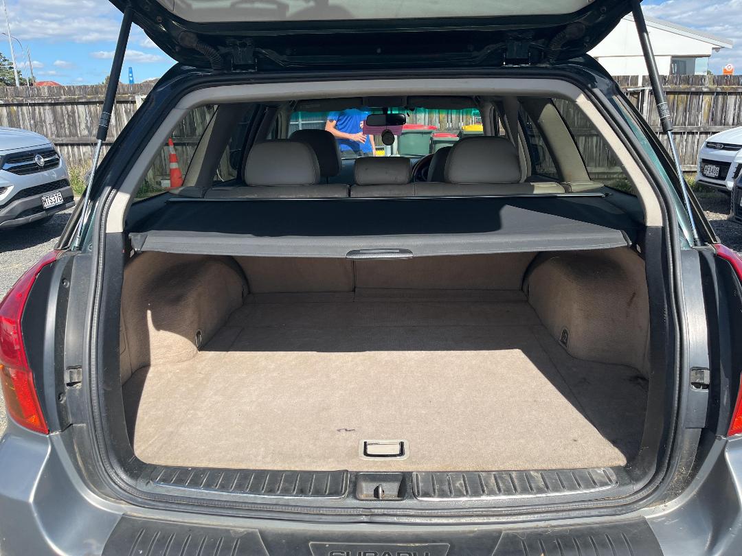 Photo '12' of Subaru Outback